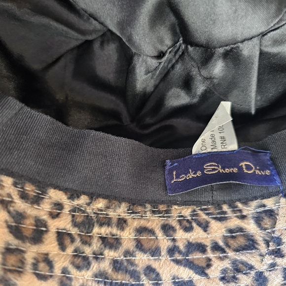 Women's Leopard Bucket Hat with Black Trim - Picture 7 of 7